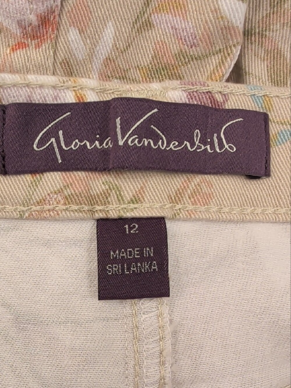 Gloria Vanderbilt Amanda Floral Jeans Size 12 Short| Beige Stretch Crop - Picture 7 of 9